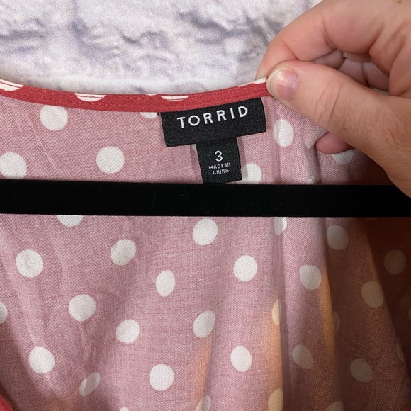 Torrid Polka Dot Ruched Tie Waist Short Sleeve Blouse Plus Size 3X - Picture 3 of 8